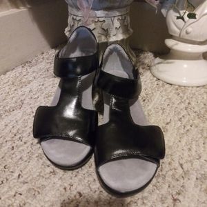 Like New Alegria Riki Yaz T-Strap Leather Sandals